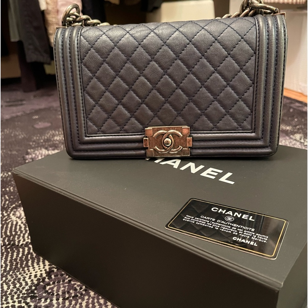 Chanel boy bag medium. - Picture 9 of 13